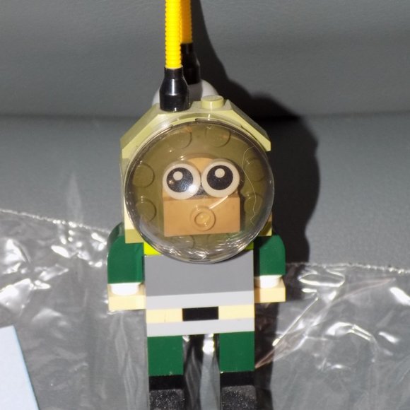 LEGO 40134 Scuba Diver Monthly Mini Build 2015 RARE EUC - Picture 2 of 4